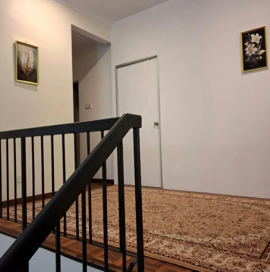 5-Bedroom Ferringhi House With Wifi , Netflix , Bbq Set , 5 Minutes Walk To Beach Batu Ferringhi Homestay szállás